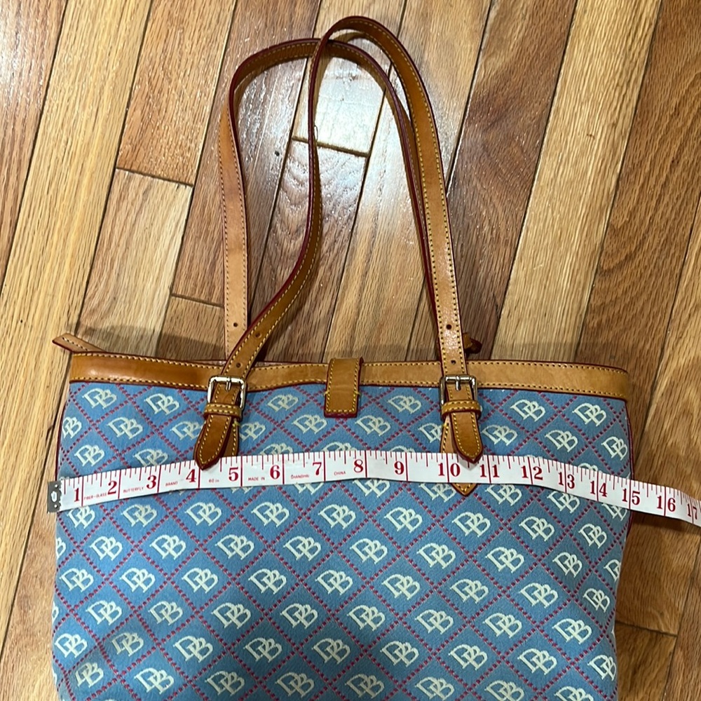 GUC beautiful Dooney & Bourke Handbag 👜 - Picture 11 of 17